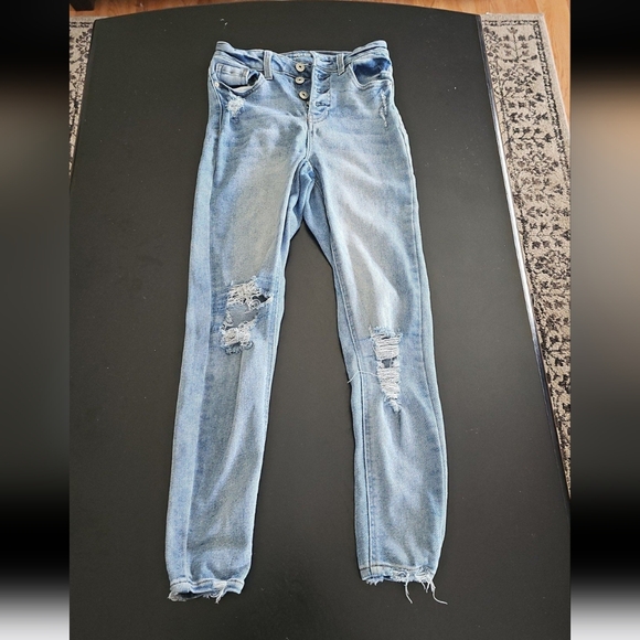 No Boundaries Jeans - Picture 1 of 8